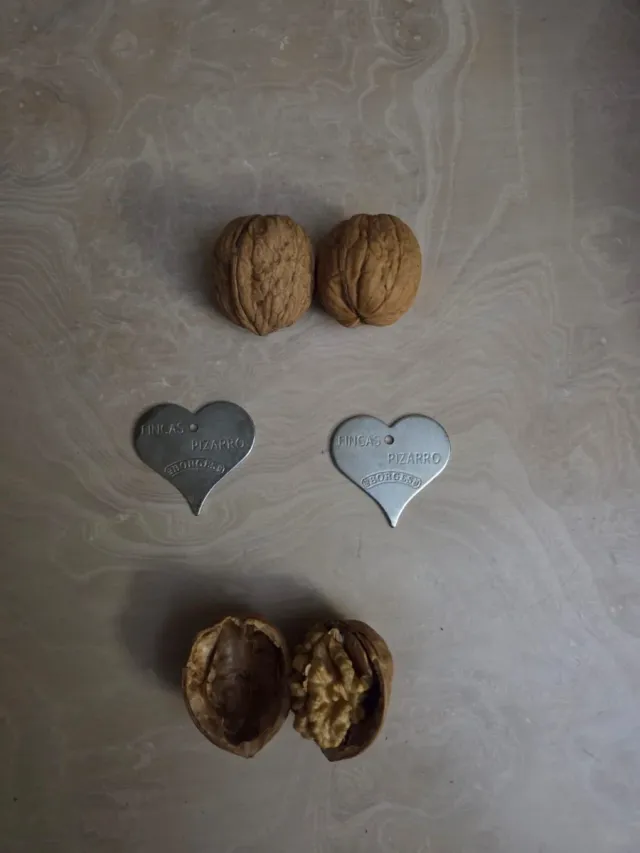 2 Abridor de nueces de metal