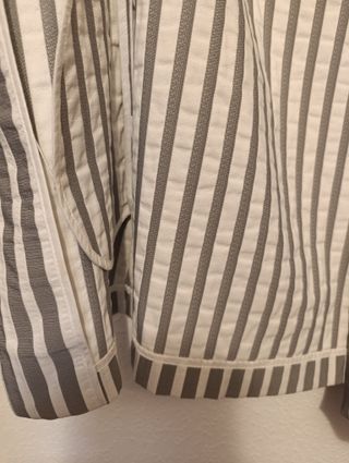 Abrigo corto Anonyme Talla M Rayas Gris Blanco