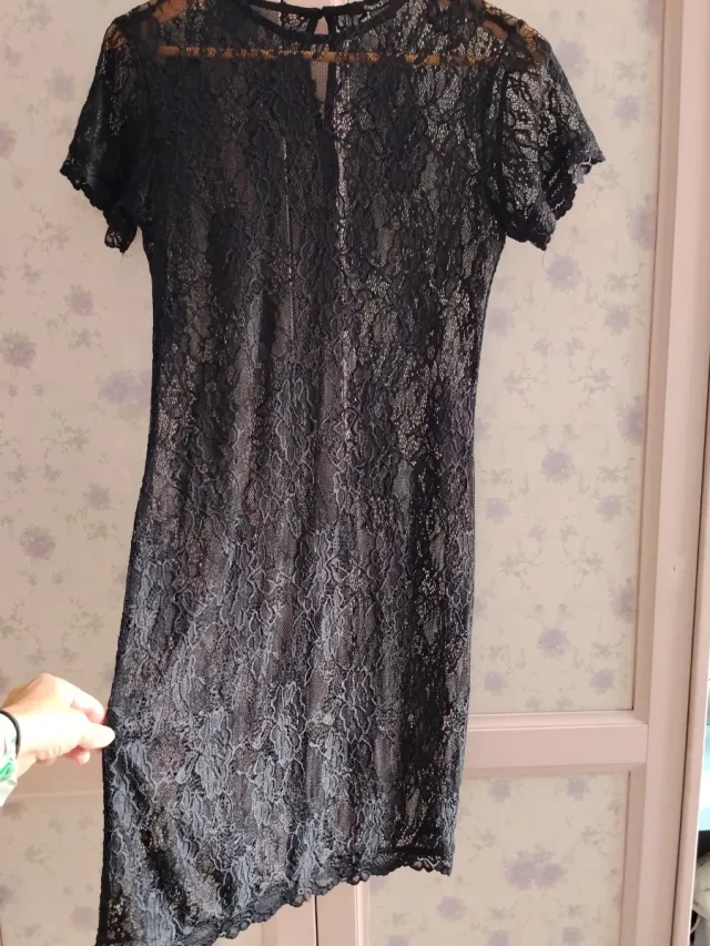 Vestido negro encaje
