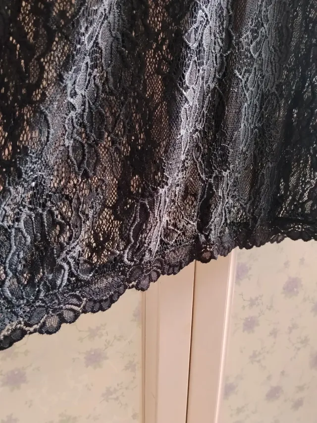 Vestido negro encaje