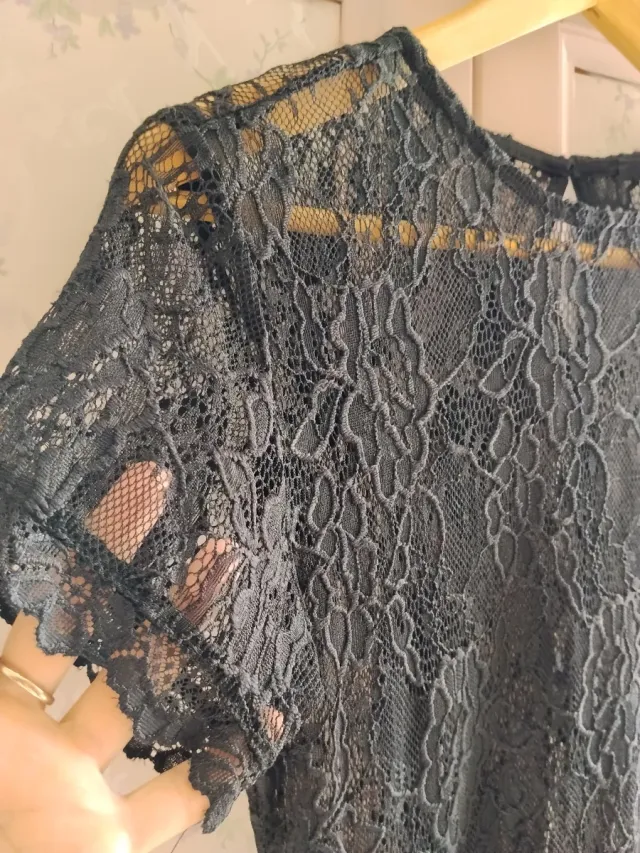 Vestido negro encaje