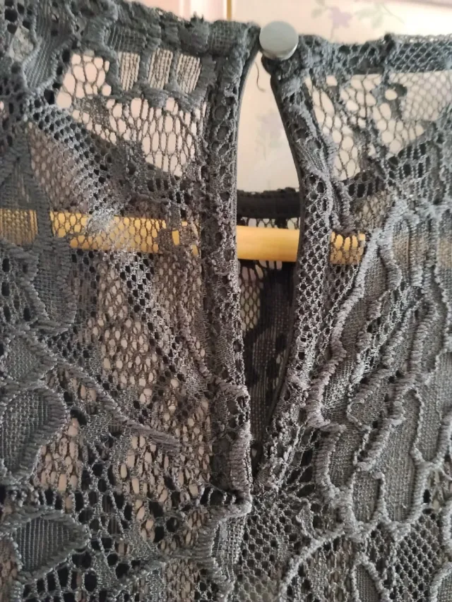 Vestido negro encaje