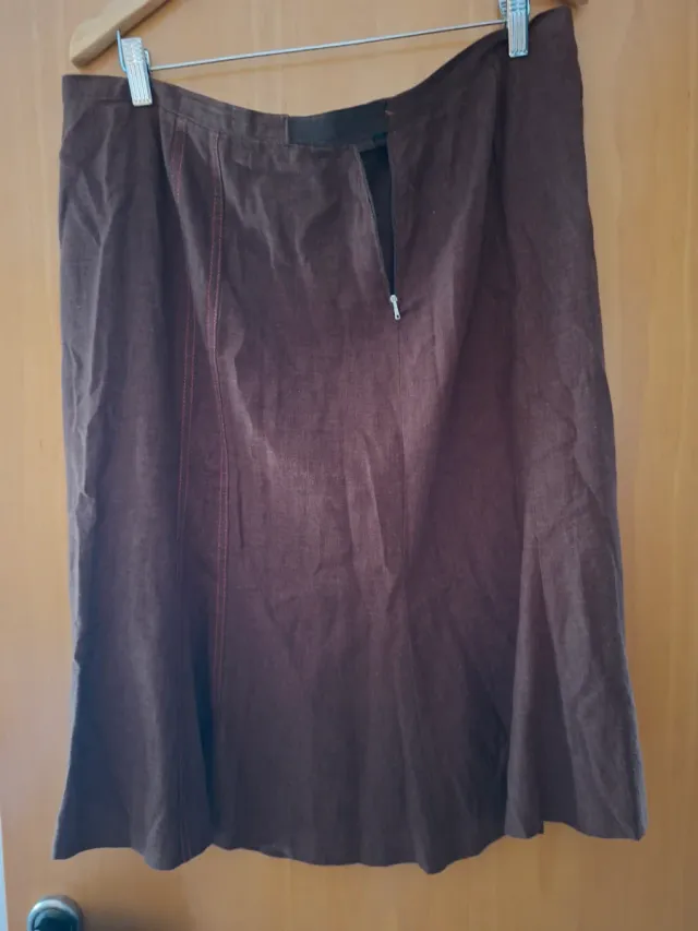 Falda marrón talla 52