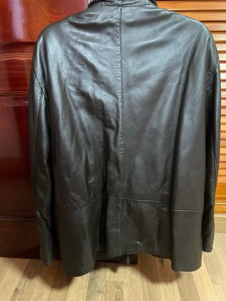 Chaqueta de piel marrón