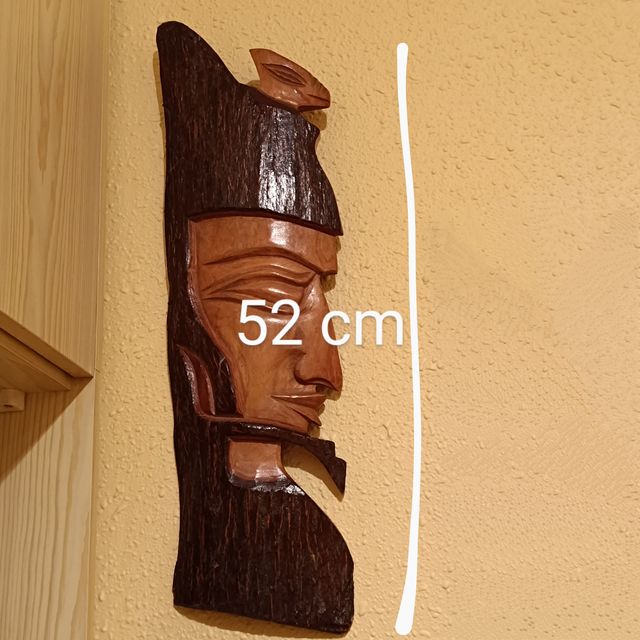 Máscara de madera artesanal