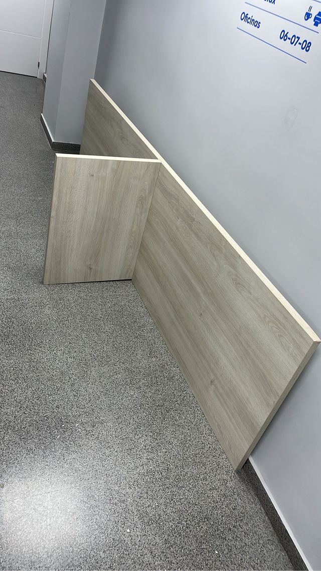 Mesa Coworking con separador madera