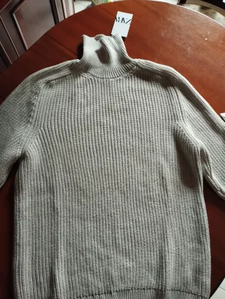 Jersey Zara cuello alto Talla L