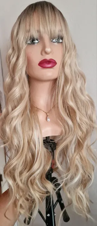 Peluca larga ondulada rubia