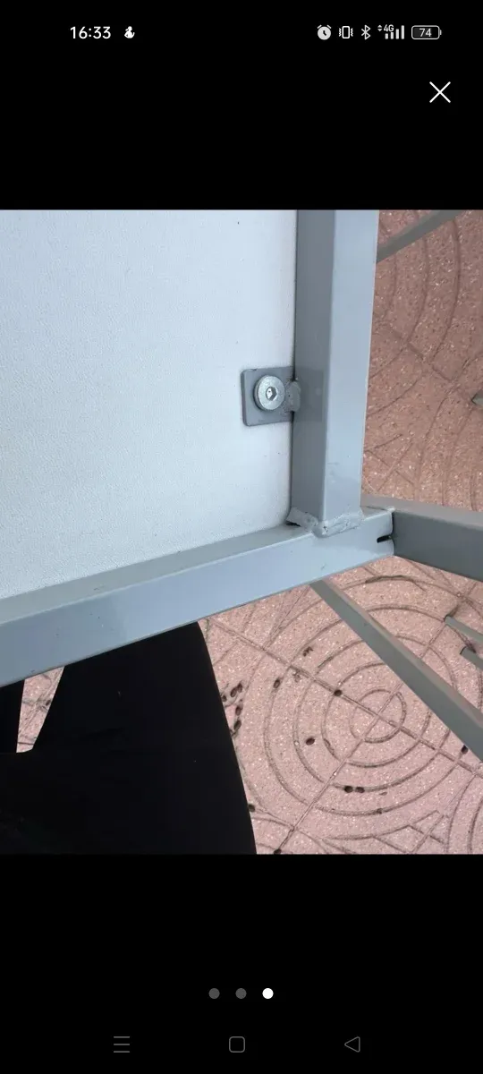 Mesa de cristal y 4 sillas