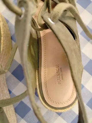 Sandalias Pull&Bear ante verde con cordones
