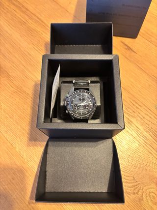 Swatch MISSION TO THE MOON