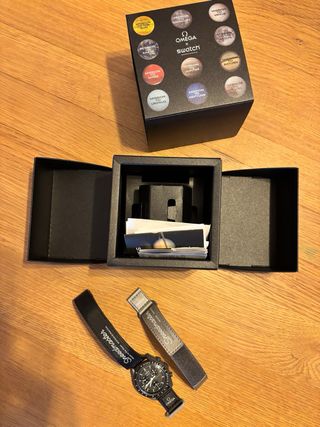 Swatch MISSION TO THE MOON