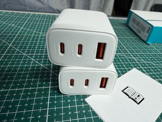 2 Caricabatterie USB C BHHB 30W 3 Porte