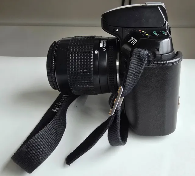 Cámara Nikon F70 Analógica + Funda