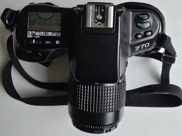 Cámara Nikon F70 Analógica + Funda