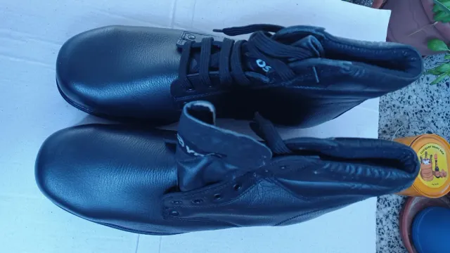 Botas de trabajo negras con r chapa en puntera