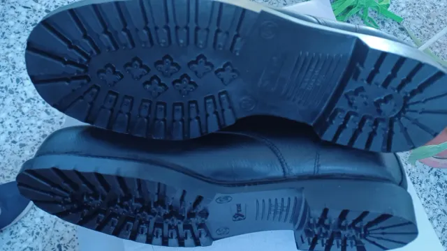 Botas de trabajo negras con r chapa en puntera