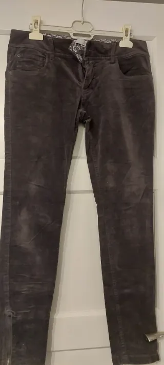 Pantalón de terciopelo TRF
