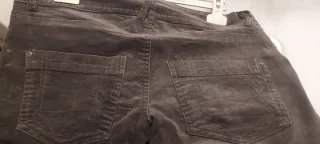 Pantalón de terciopelo TRF