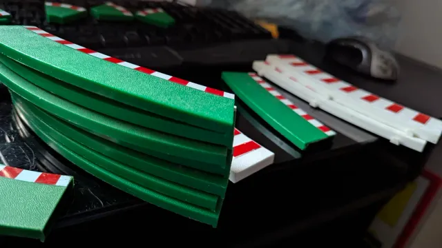 Piani Scalextric verdi e bianchi