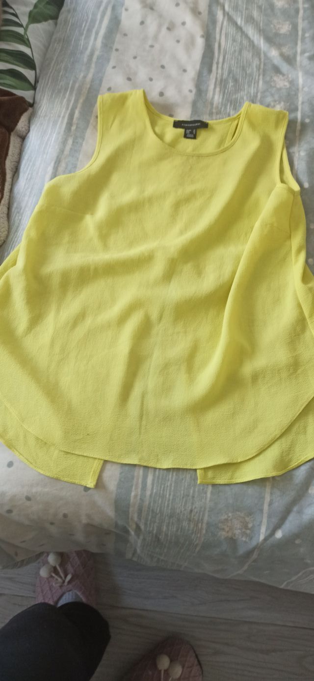 Camisa sin mangas amarilla