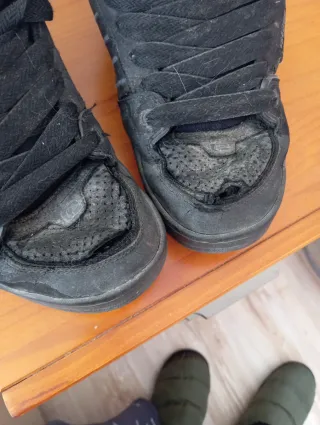 Zapatillas Globe Negras y Grises