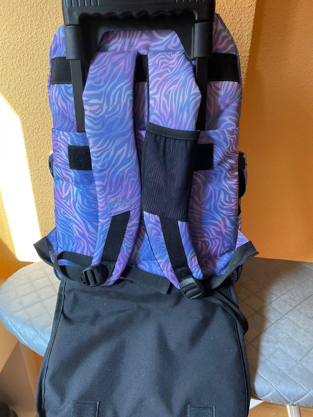 Mochila Totto con ruedas y estampado cebra