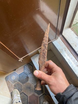 Punta de lanza antigua o algo por el estilo