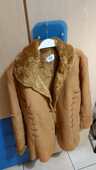 Cappotto vintage beige con pelliccia