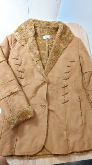 Cappotto vintage beige con pelliccia