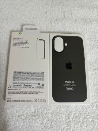 Cover iPhone 16 Silicone Nero MagSafe