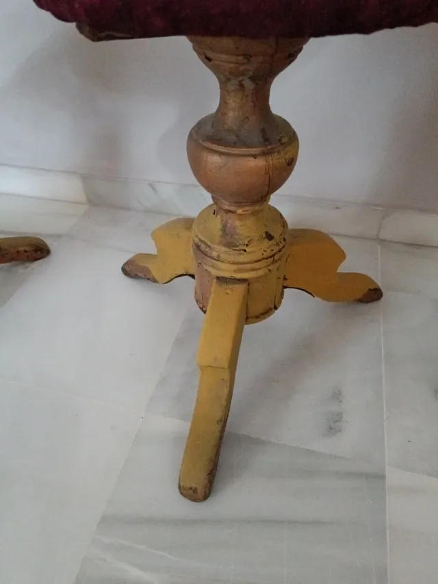 Taburete vintage terciopelo y madera