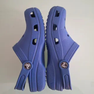 Zuecos Crocs Talla M1 W3 Azul 22 cms (34-35)