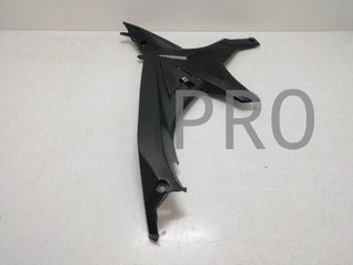 Chapa Bajo Asiento Izq. Suzuki GSX-R (47211-23K0)