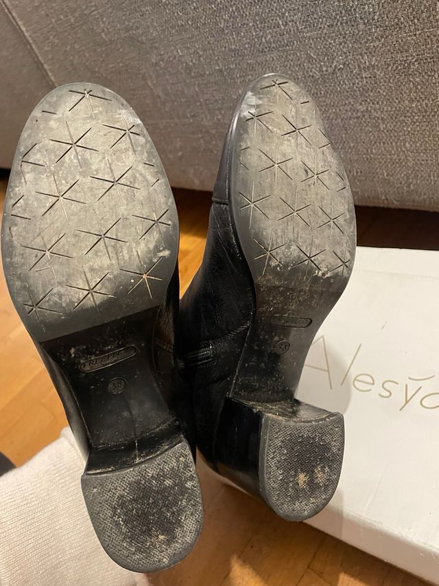 Stivaletti neri tacco largo