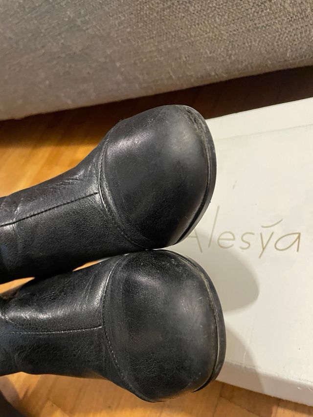 Stivaletti neri tacco largo