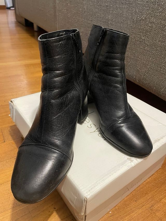 Stivaletti neri tacco largo