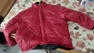 Chaqueta de plumas hombre roja