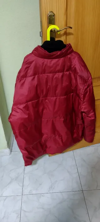 Chaqueta de plumas hombre roja