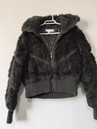 Chaqueta verde militar peluda