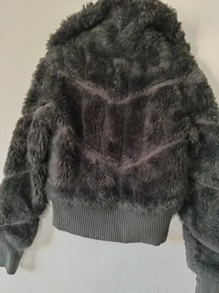 Chaqueta verde militar peluda