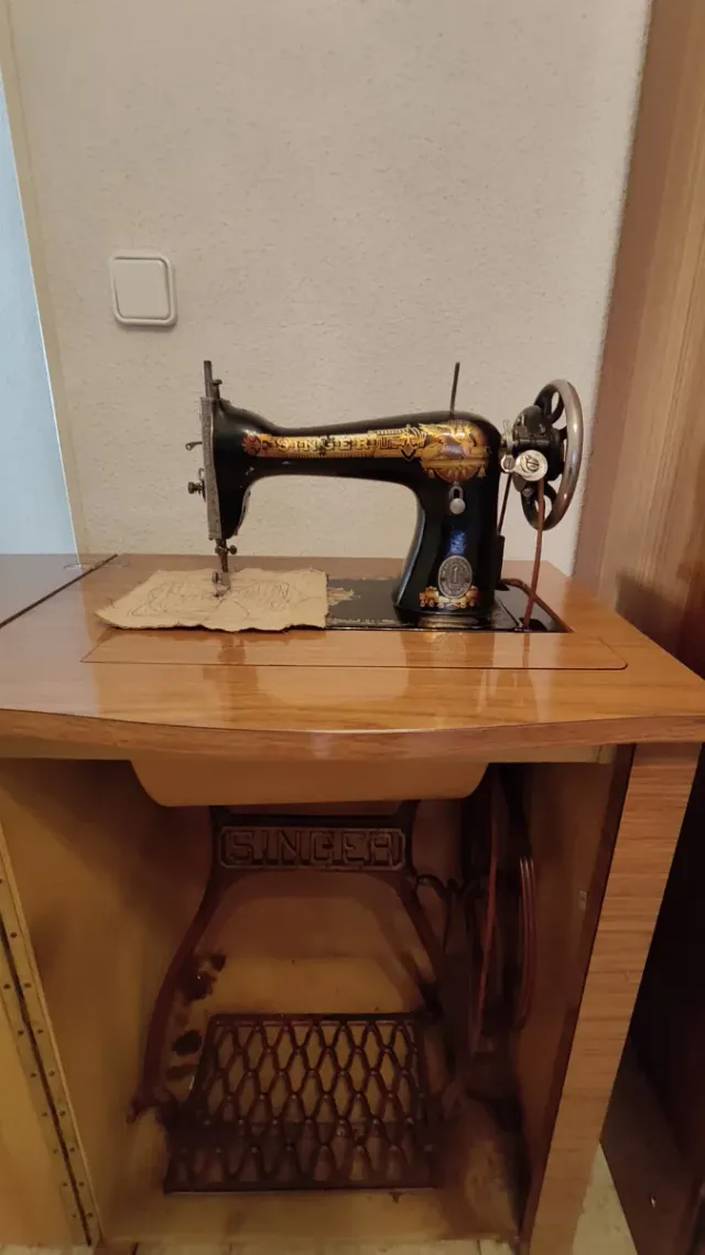 Máquina de coser Singer antigua