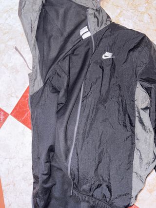 Chaqueta Nike Negra y Gris