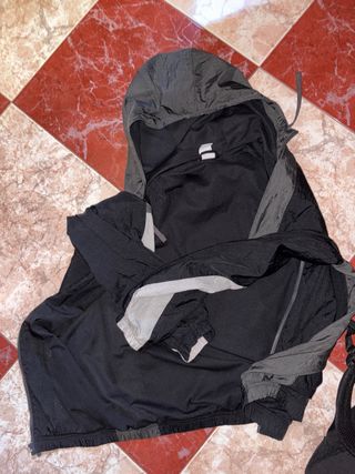 Chaqueta Nike Negra y Gris