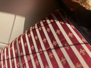 Copriletto e centri con gigli dorati anche natanat