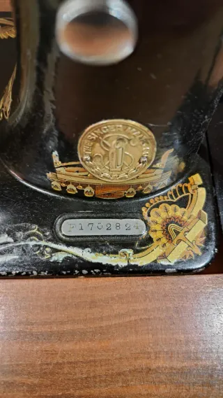 Máquina de coser Singer antigua