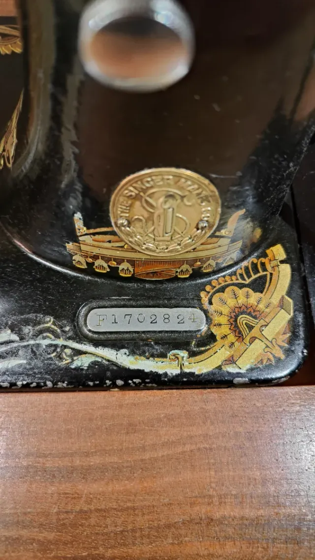 Máquina de coser Singer antigua