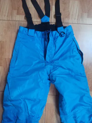 Pantalón de nieve azul con tirantes