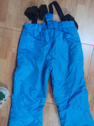 Pantalón de nieve azul con tirantes