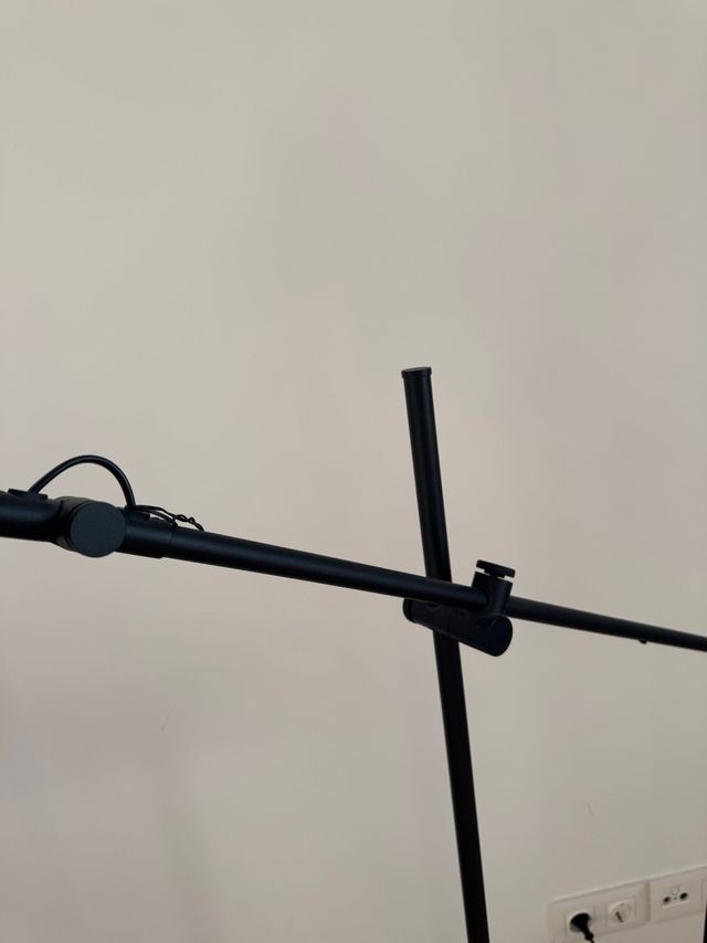 Lámpara de pie Skurup Ikea Negra